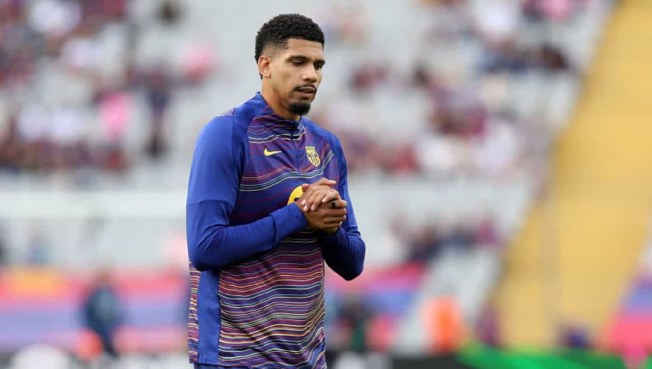 Ronald Araujo tuvo tres ofertas de la Premier