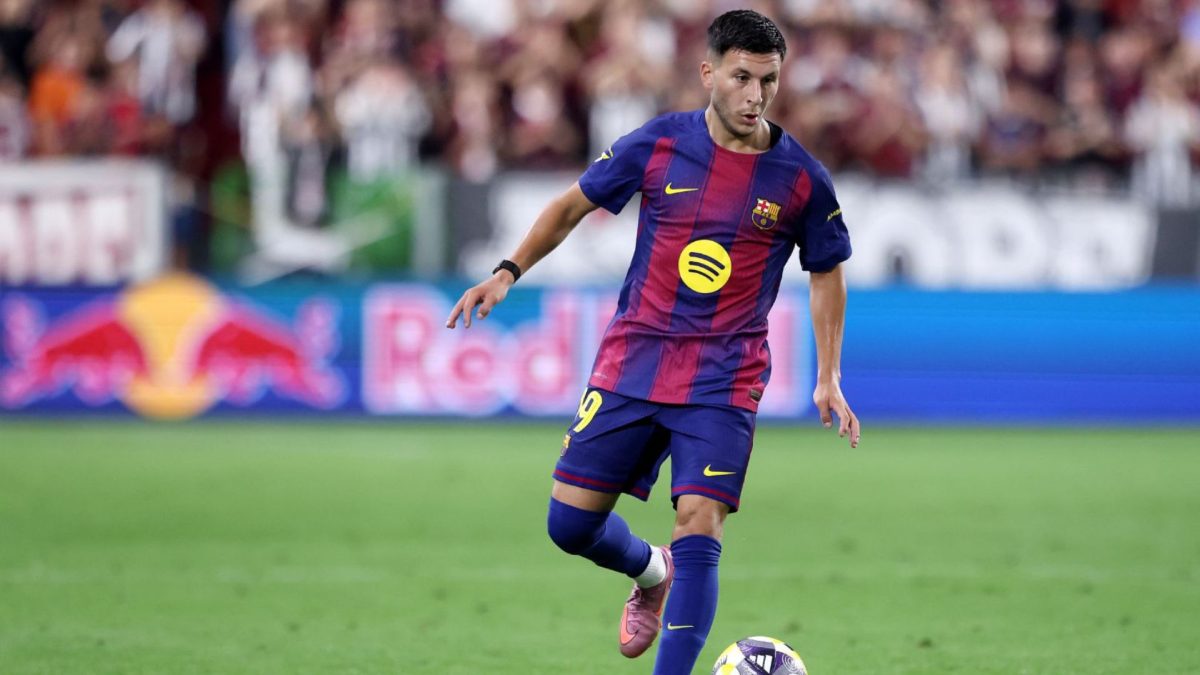 Roony Bardghji durante un partido con el Barcelona