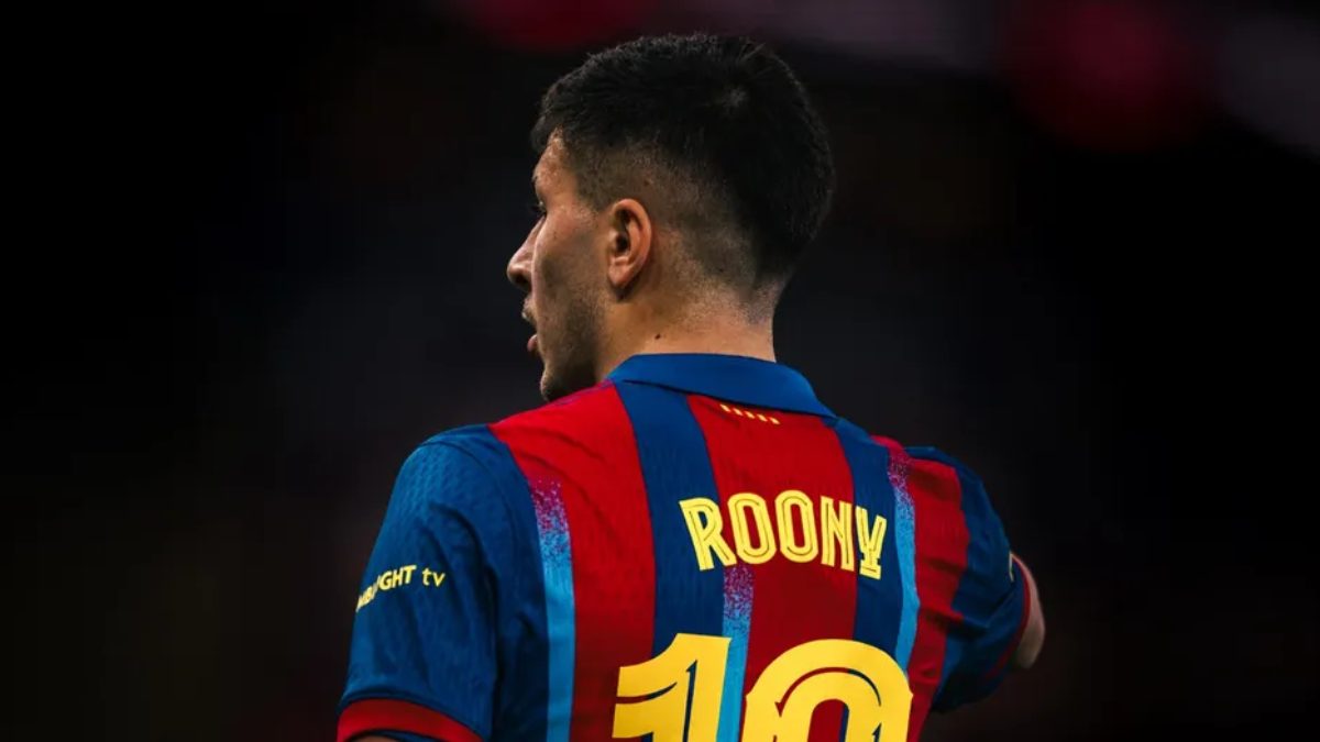 Roony Bardghji durante un partido con el Barcelona