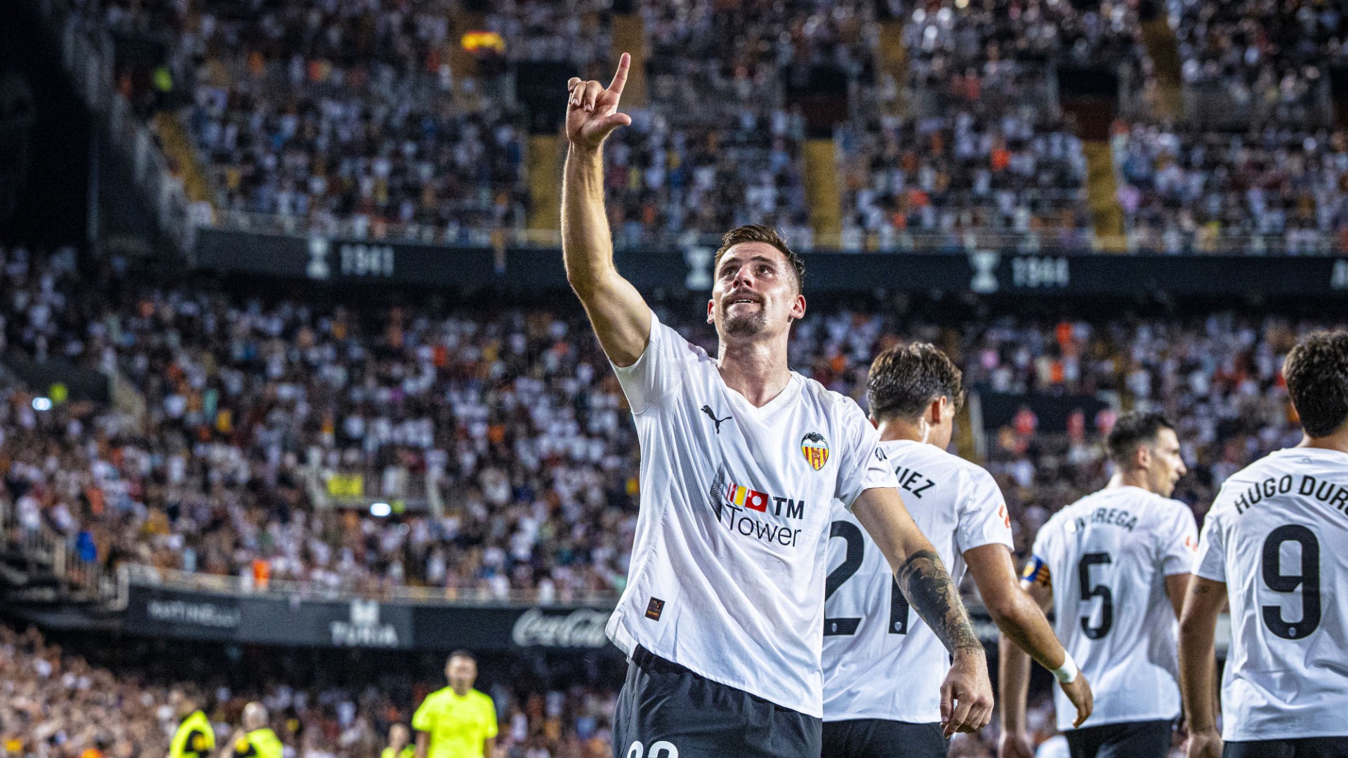 Santamaría se queda en el Valencia