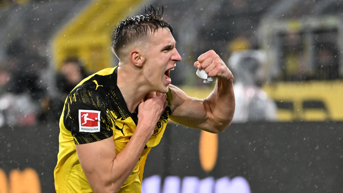 Nico Schlotterbeck, central defender of Borussia Dortmund