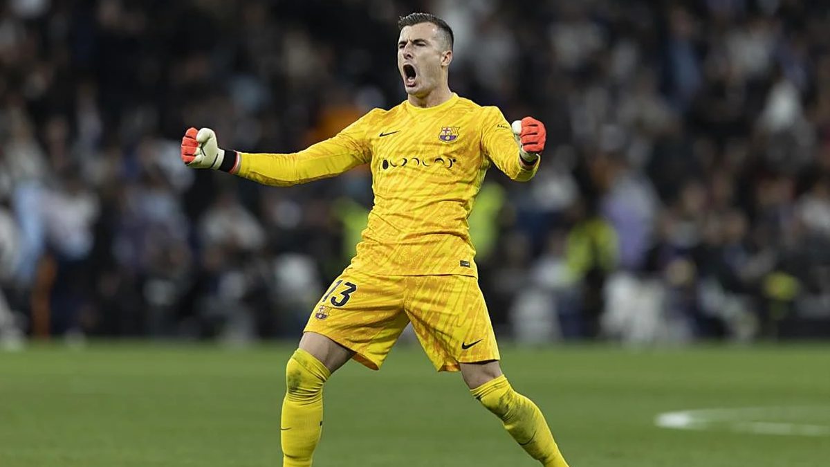 Iñaki Peña durante un Real Madrid - FC Barcelona