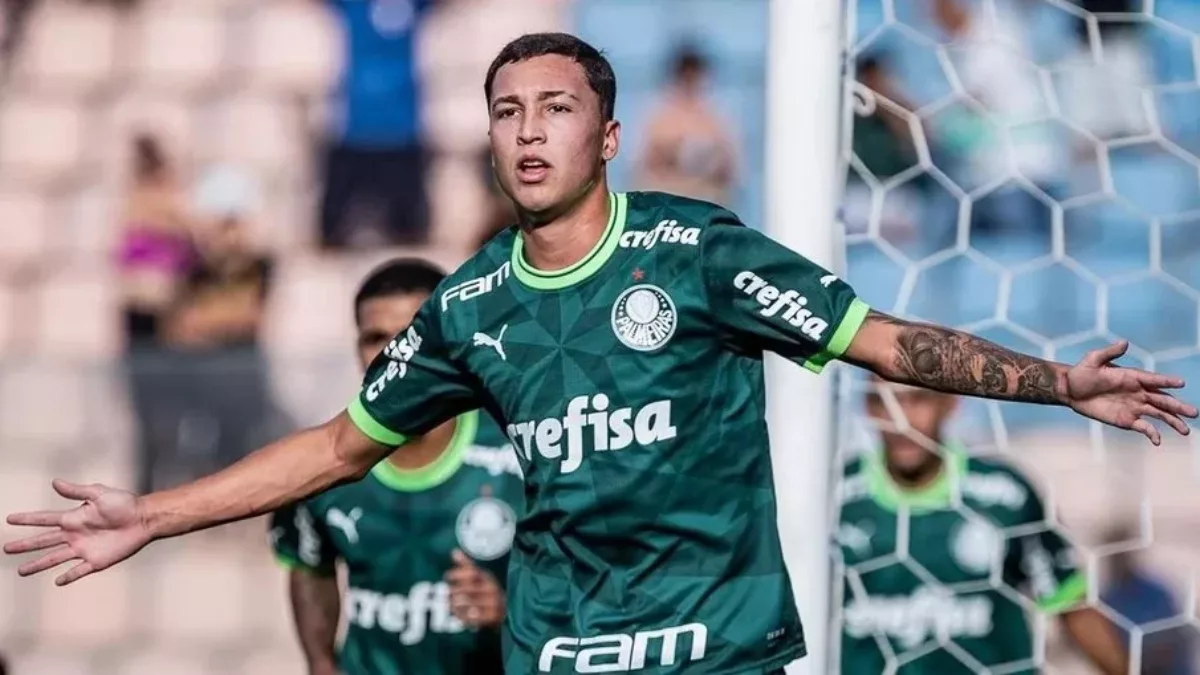 Thalys celebra un gol anotado con Palmeiras