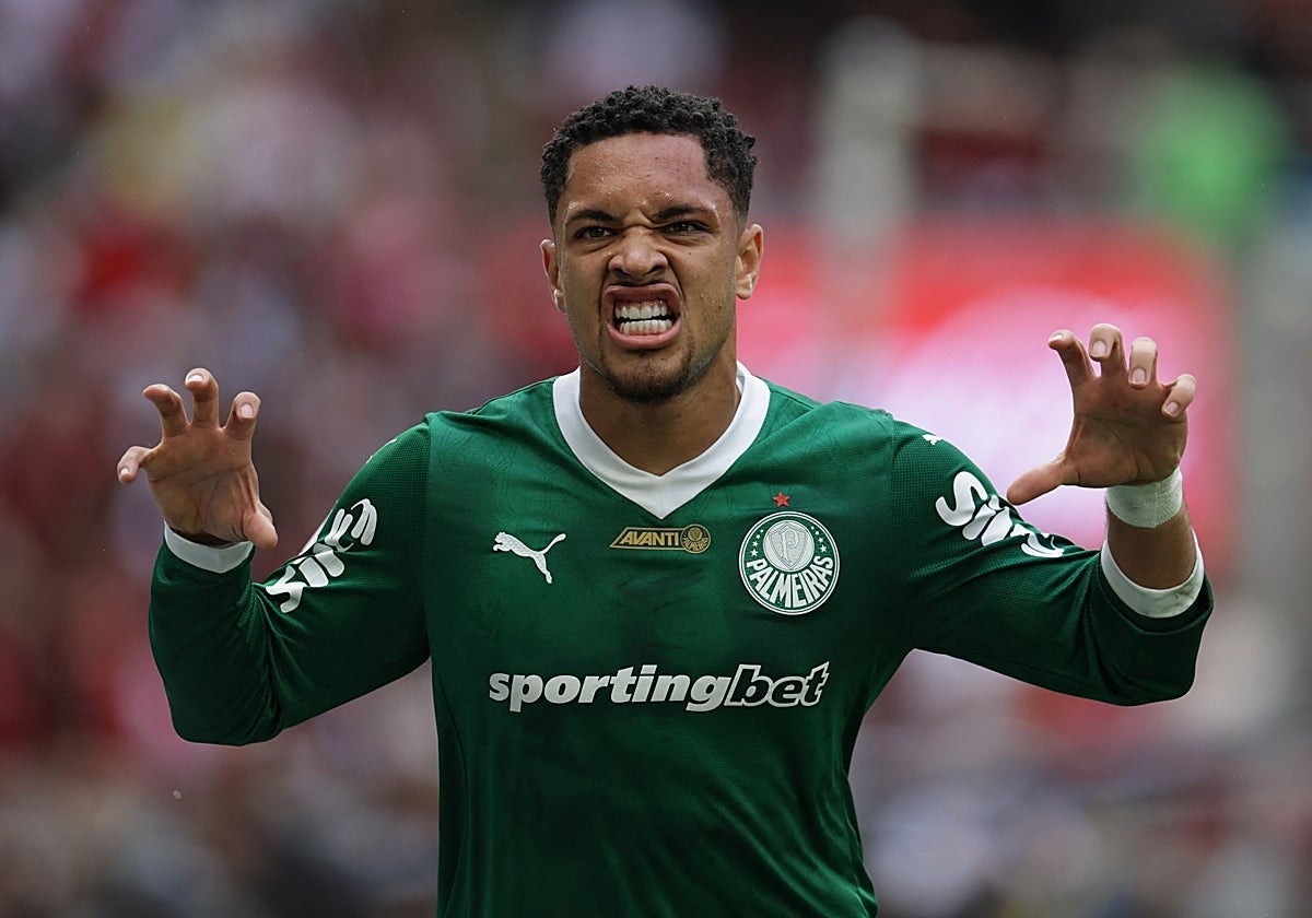 Vitor Roque leaves Barcelona in embarrassment