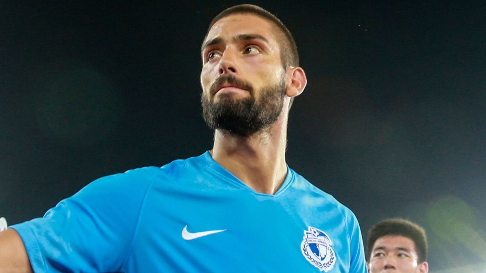Yannick Carrasco, cerca de la Roma