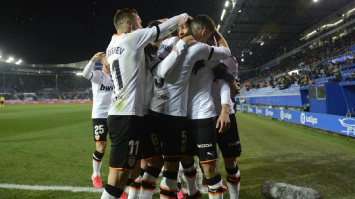 "El Valencia anuncia la salida de 5 futbolistas./ Foto: MARCA"