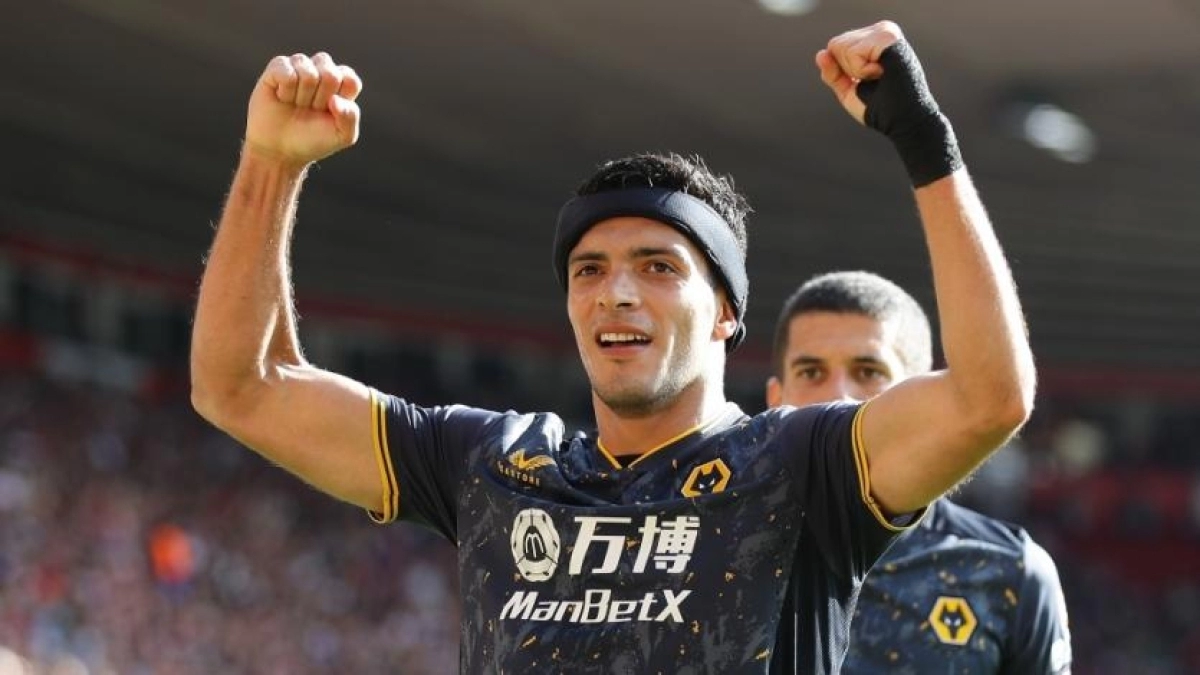 Raúl Jiménez está de regreso y un grande de Inglaterra prende las alarmas