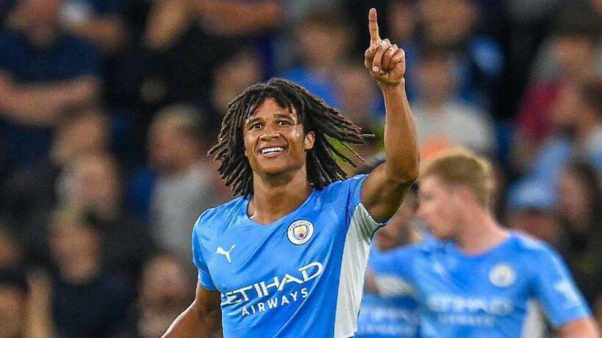 Aké no se mueve del Manchester City / TUDN.mx