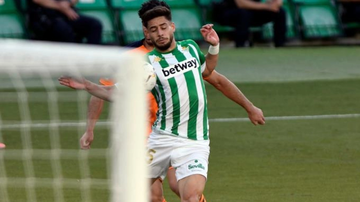Álex Moreno apunta a su salida del Betis / Eldesmarque.com