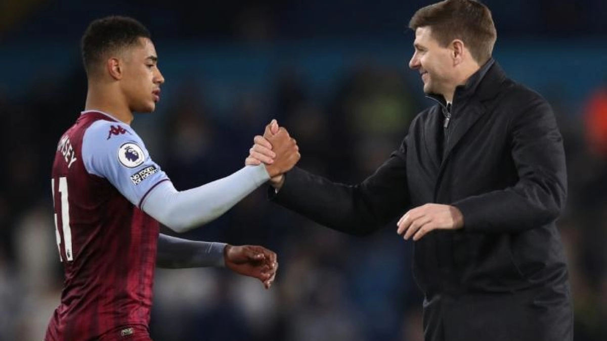 El Aston Villa tendrá 170 millones para gastar en fichajes para el verano