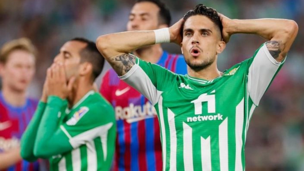 Bartra no se mueve del Betis / Besoccer.com