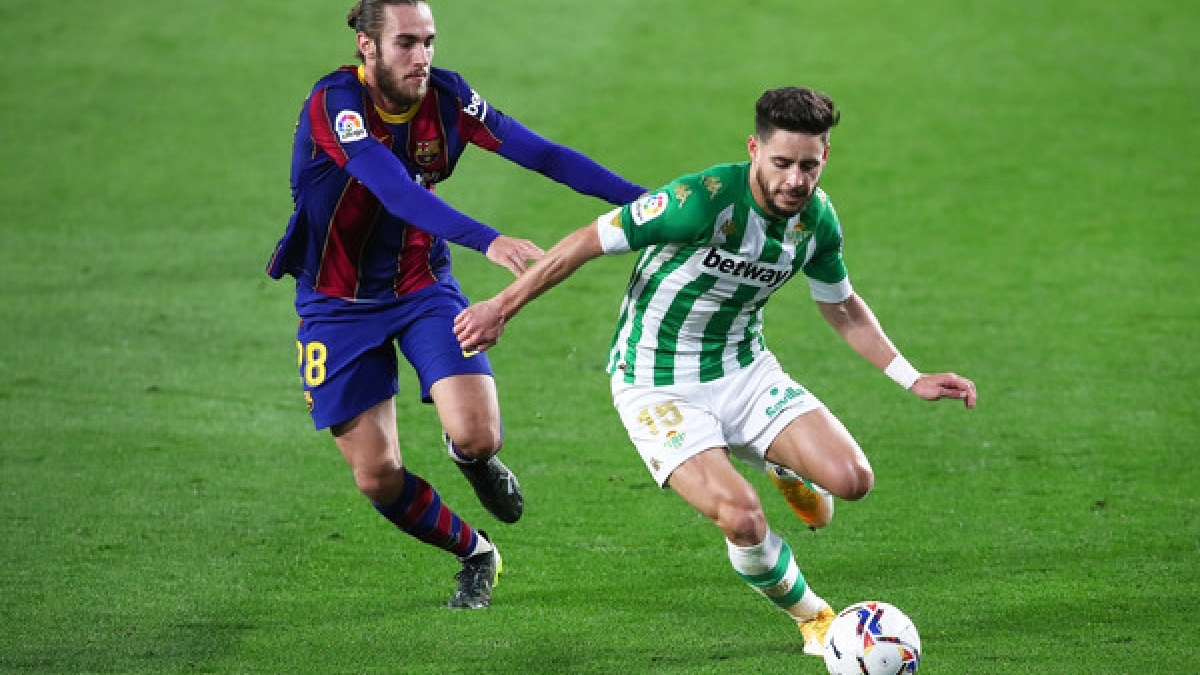 El Real Betis se frota las manos con Álex Moreno. Foto: Zimbio