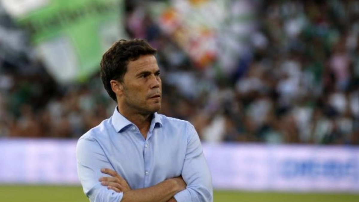 El preocupante futuro en la banda derecha del Betis