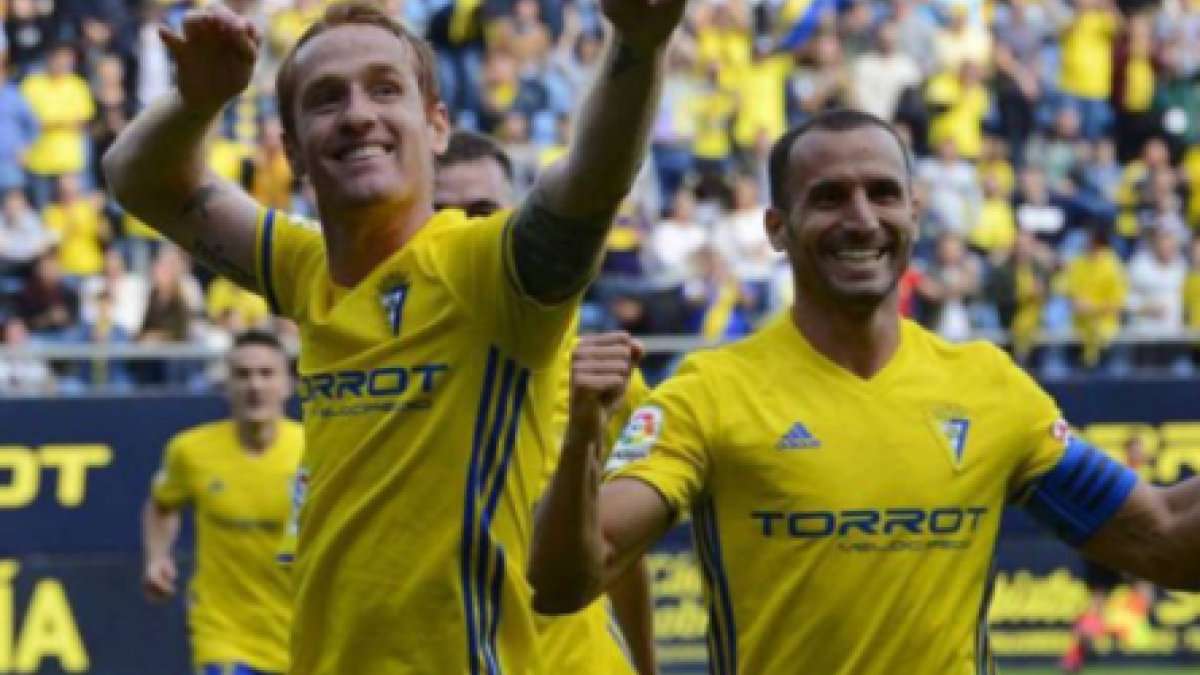 El Cádiz se cierra en banda con Álex Fernández "Foto: Cadena Ser"