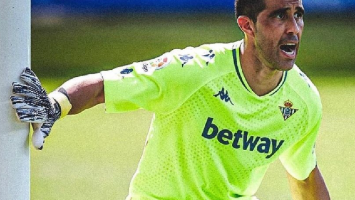 El Real Betis tiene portero hasta cuando Claudio Bravo decida "Foto: AFDLP"