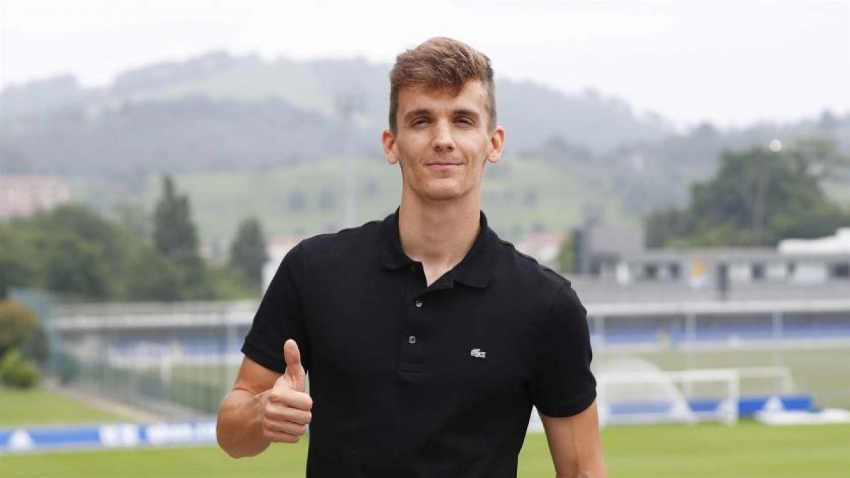 La inesperada pesadilla de Diego Llorente en el Leeds United