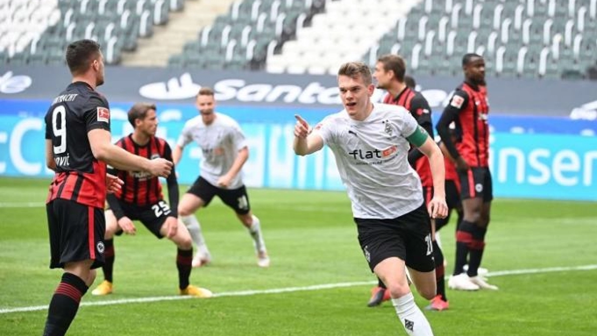 El Barcelona tiene competencia por Ginter / Mibundesliga.com