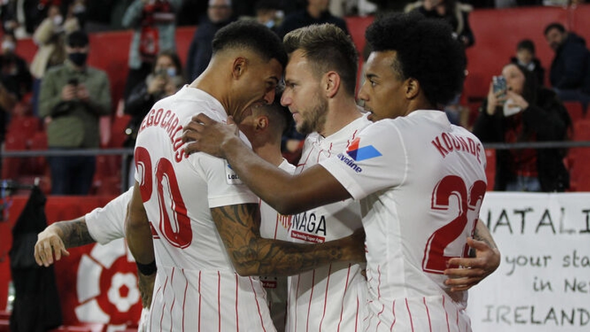 Fichajes Sevilla: El central si sale Koundé o Diego Carlos - Foto: Diario de Sevilla