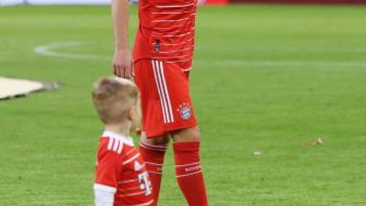 Kimmich podría salir del Bayern de Münich. Foto: @FCBayernES