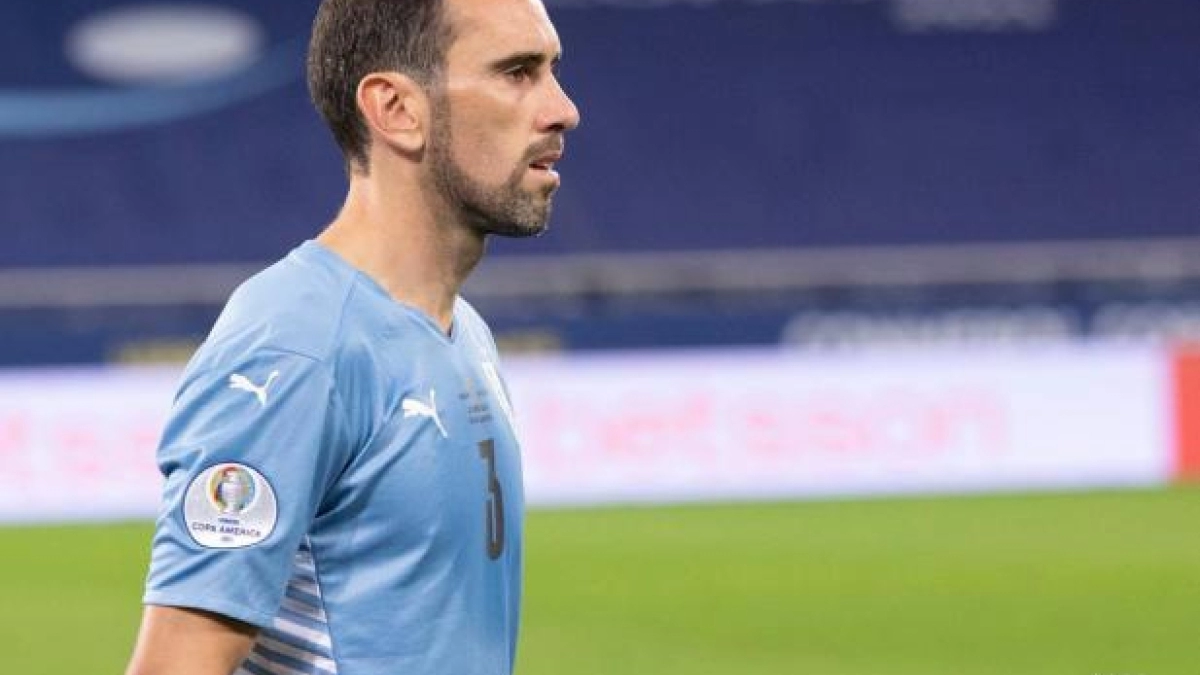 El equipo de La Liga que quiere fichar a Diego Godín en verano