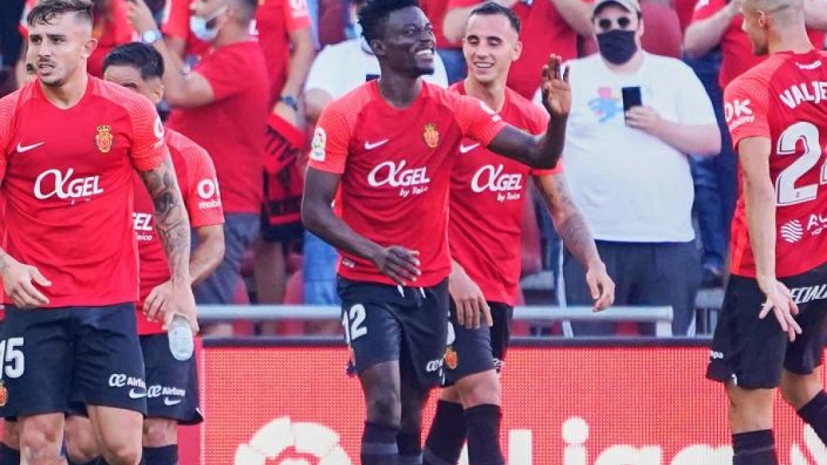 El Atlético no le pierde la vista a Iddrisu Baba. Foto: RDC Mallorca