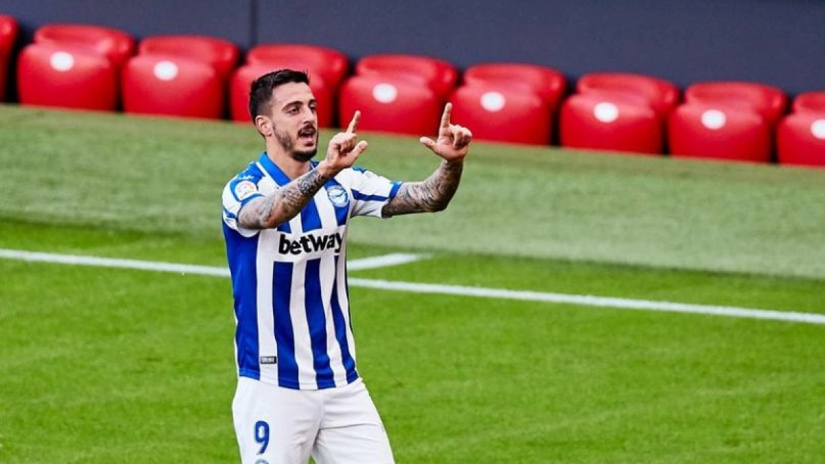 Joselu presiona para fichar por el Sevilla / Eldesmarque.com