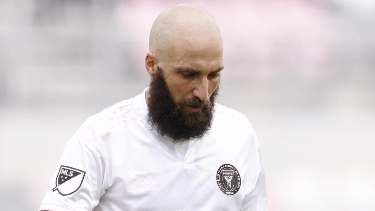 Las intenciones de futuro de Gonzalo Higuaín / 90min.com