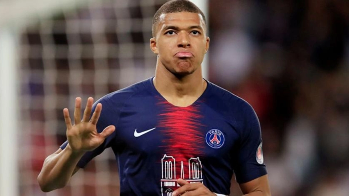 Mbappé hace esperar al Madrid: hablará primero con el PSG. Foto: libero.com