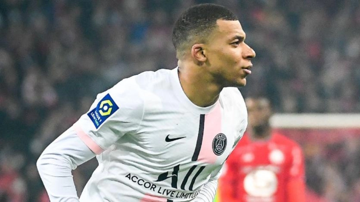 Kylian Mbappé con la camiseta del PSG: As.