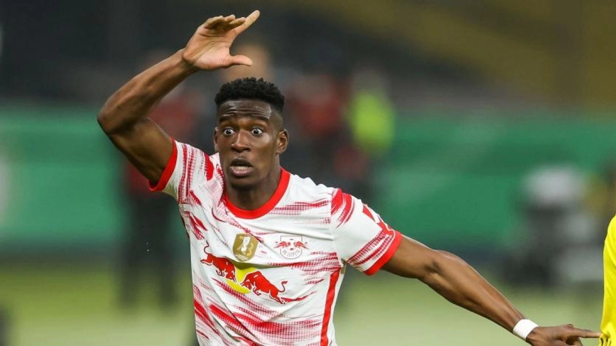 Mukiele, el primero en la lista del Madrid para reforzar el lateral derecho