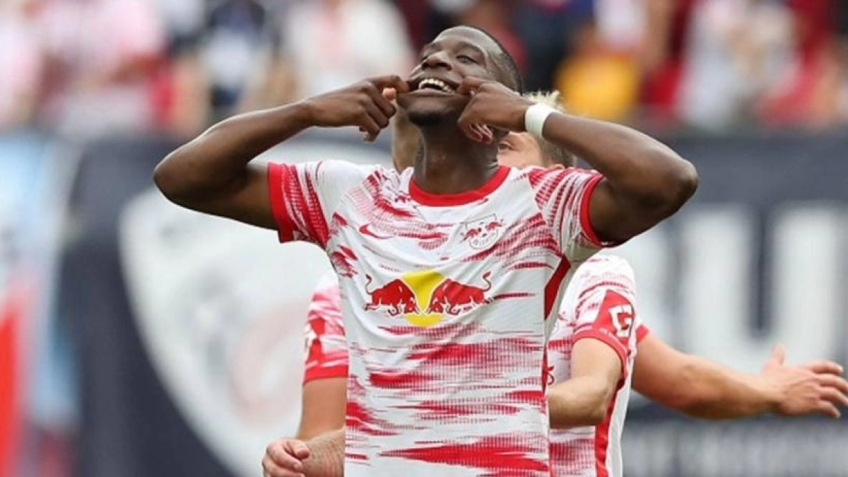 Mukiele, nuevo deseo de Florentino para el lateral derecho