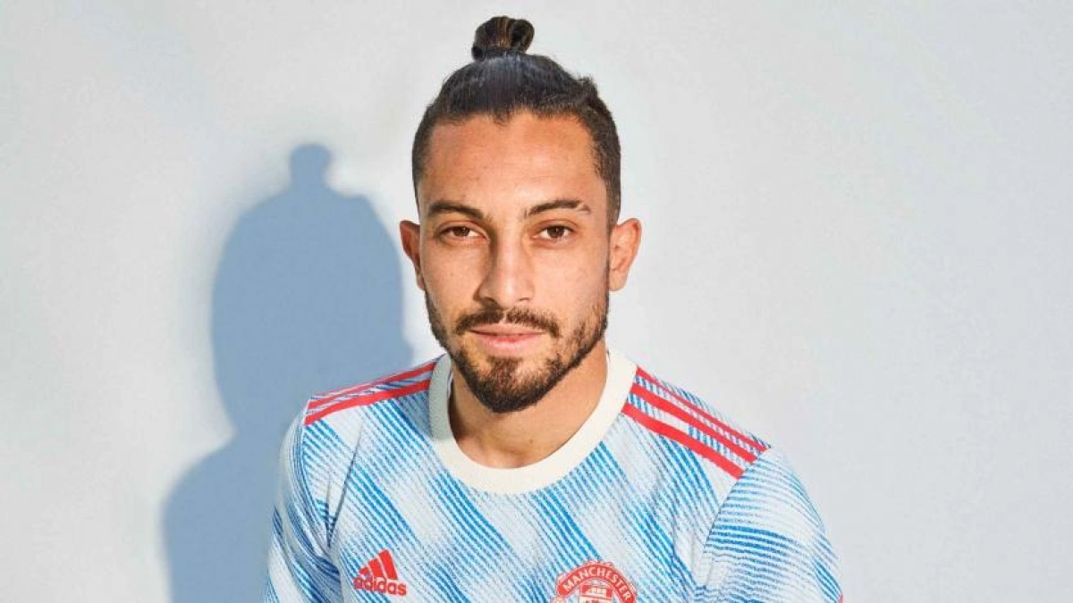 OFICIAL: El Sevilla anuncia la llegada de Álex Telles / Manutd.com