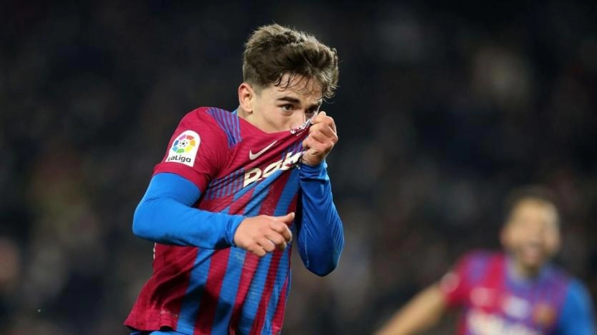 En peligro la renovación de Gavi con el Barça