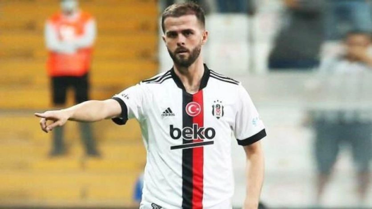 Pjanic sueña con volver al Barcelona de la mano de Xavi