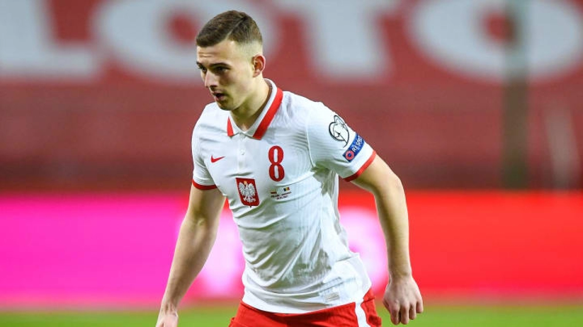 Kacper Kozlowski, la perla más talentosa de Polonia, tiene un acuerdo con un club inglés