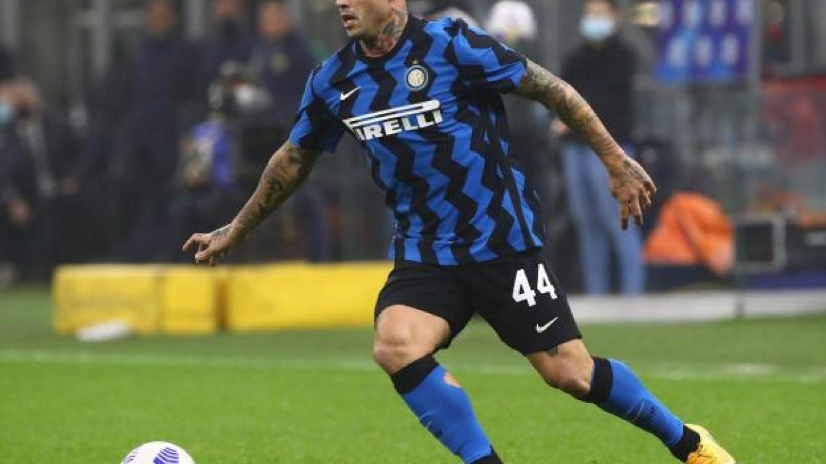 El Inter recibe una oferta por Radja Nainggolan