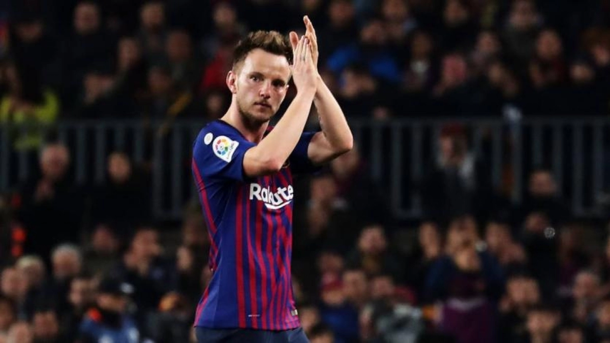 Koundé o Diego Carlos podrían entrar en la Operación Rakitic