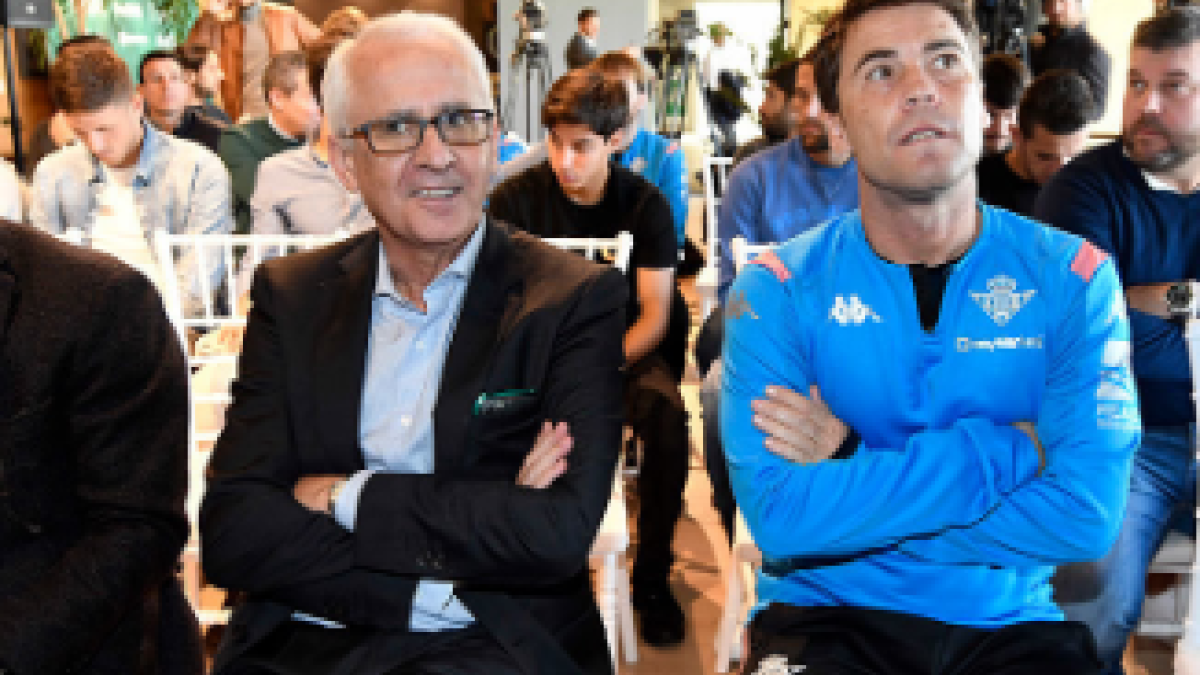 Martínez Feria reconoce que el Betis tiene fichajes avanzados "Foto: Marca"