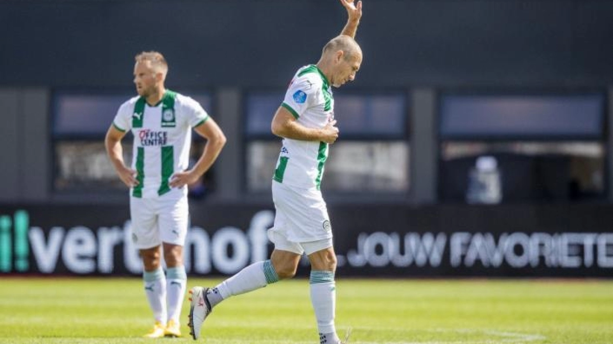 Robben vuelve a vestirse de corto