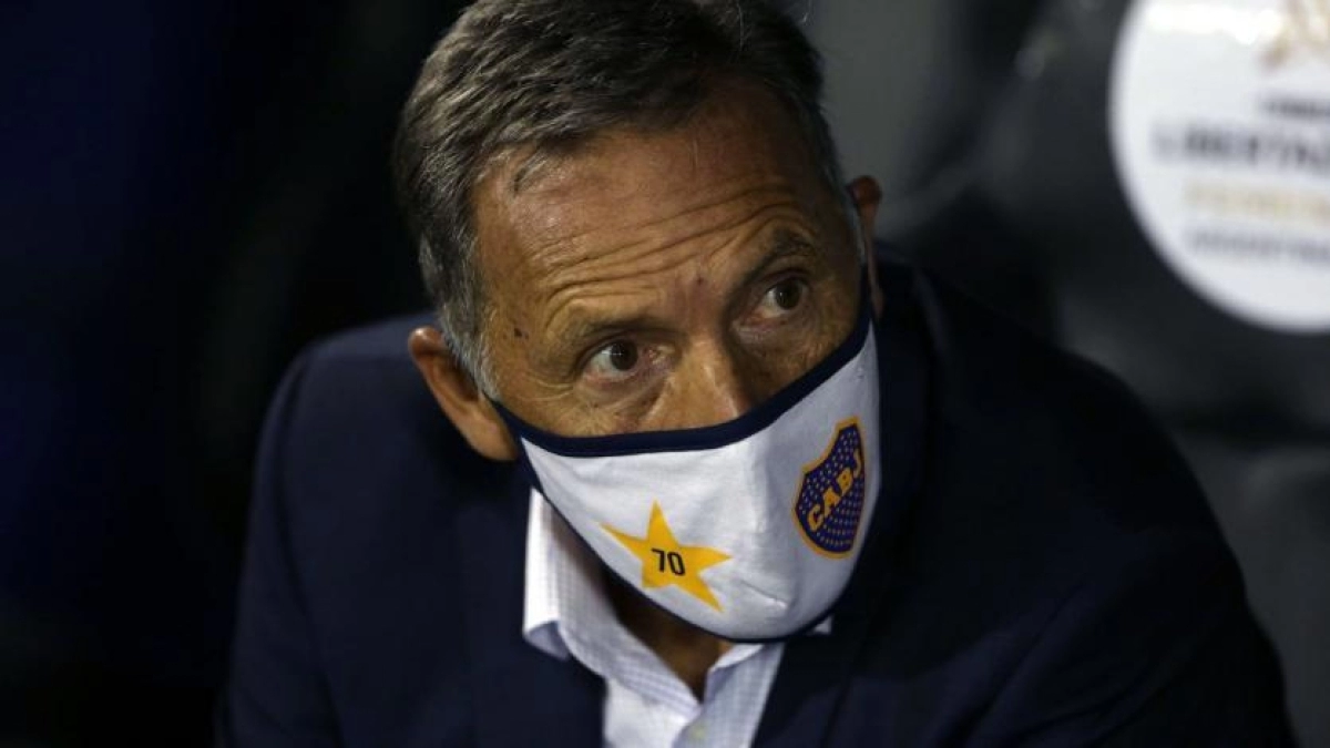 ¿Puede jugar Boca Juniors con un sistema de tres centrales?