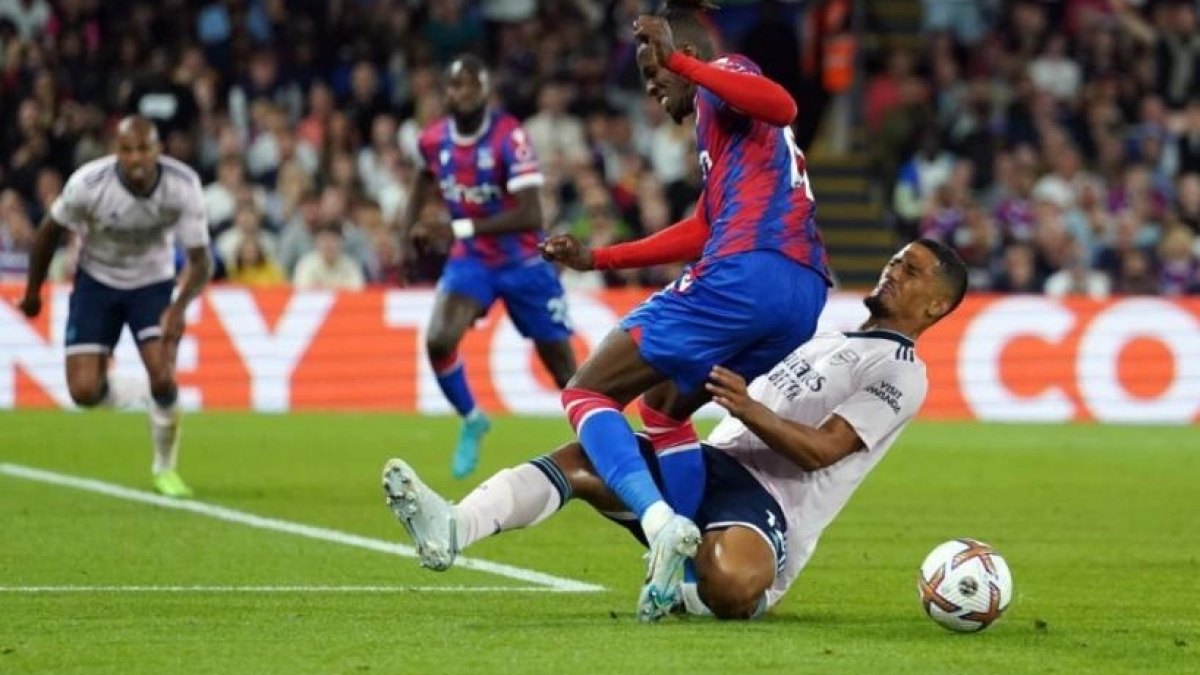 La primera gran noche de William Saliba en la Premier League