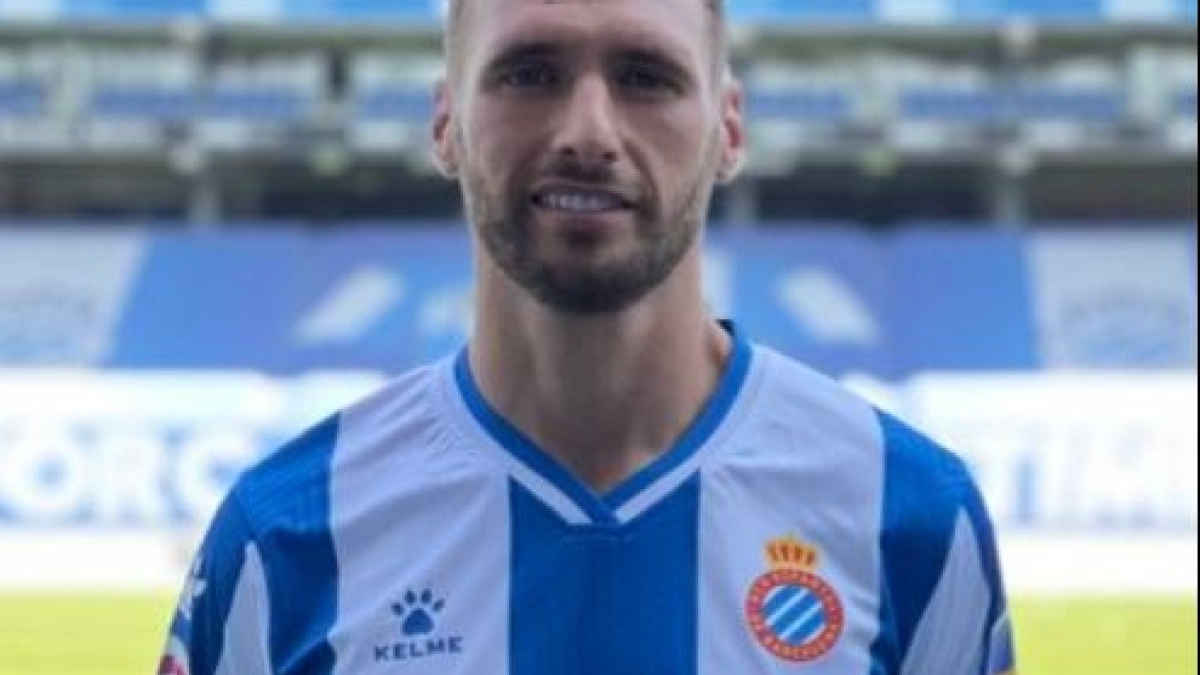 Sergi Gómez ya es nuevo jugador del RCD Espanyol "Foto: Twitter"