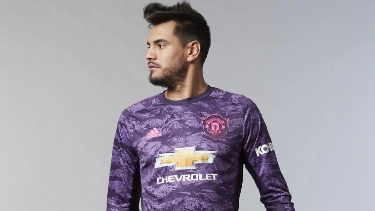 Solskjaer señalado por su trato a Sergio Romero / Manutd.com