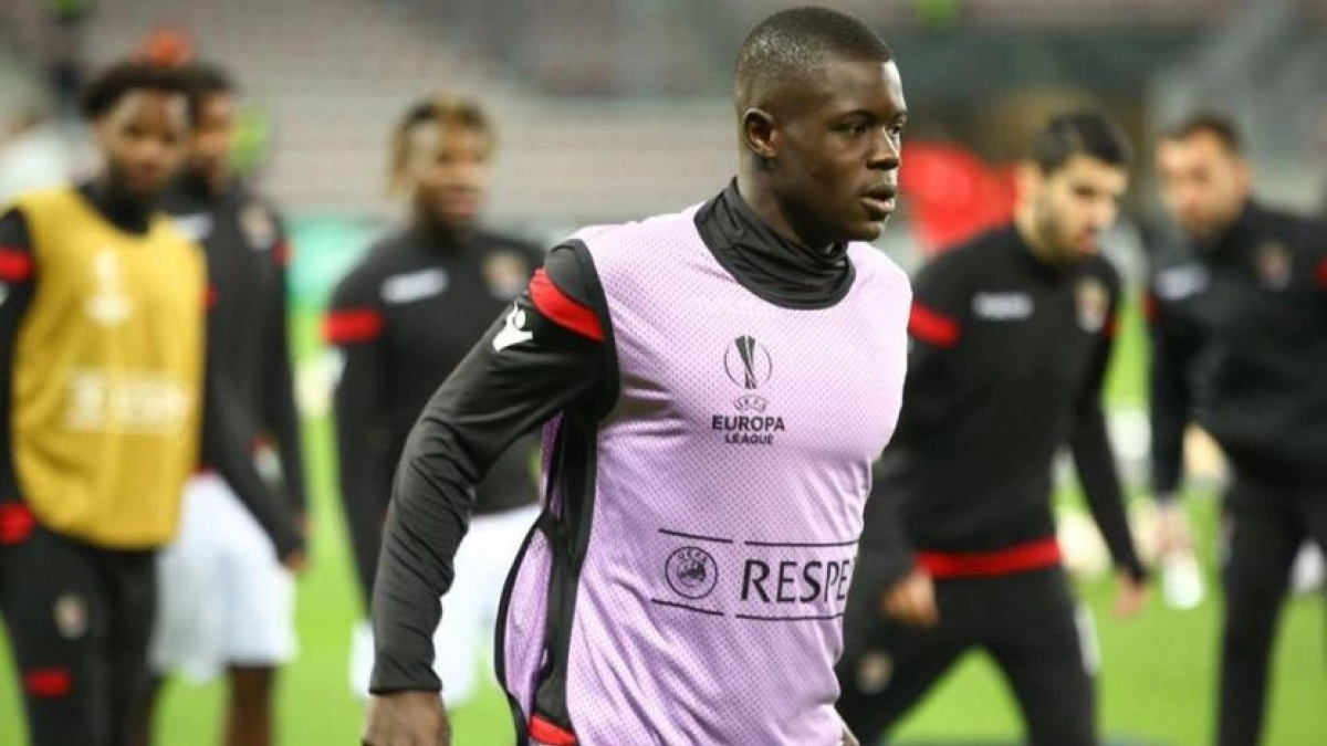 Valencia y Betis pugnan por Malang Sarr. Foto: Mundo Deportivo