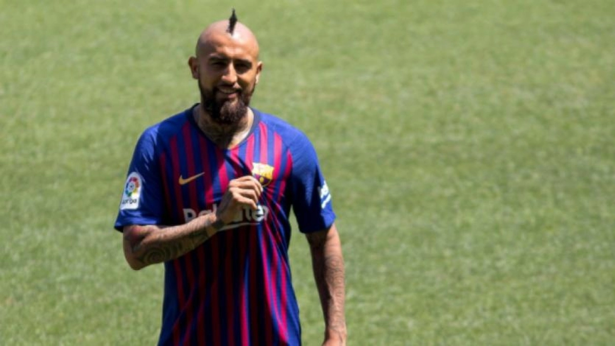 Arturo Vidal pone de su parte para salir del Barcelona