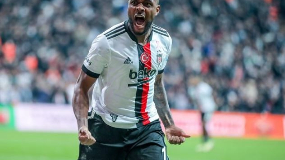 Cyle Larin abandona el Brujas y llega a LaLiga. Foto: Diario de Valladolid
