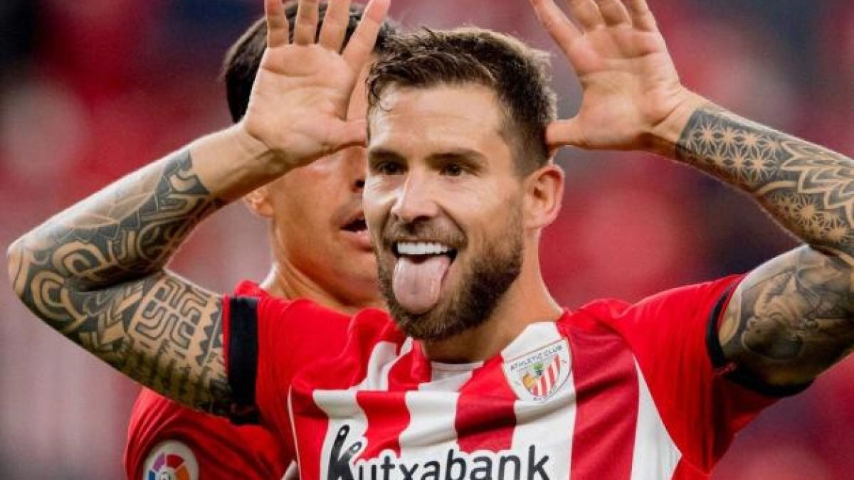 A Íñigo Martínez 'se le caen' los pretendientes. Foto: El Confidencial