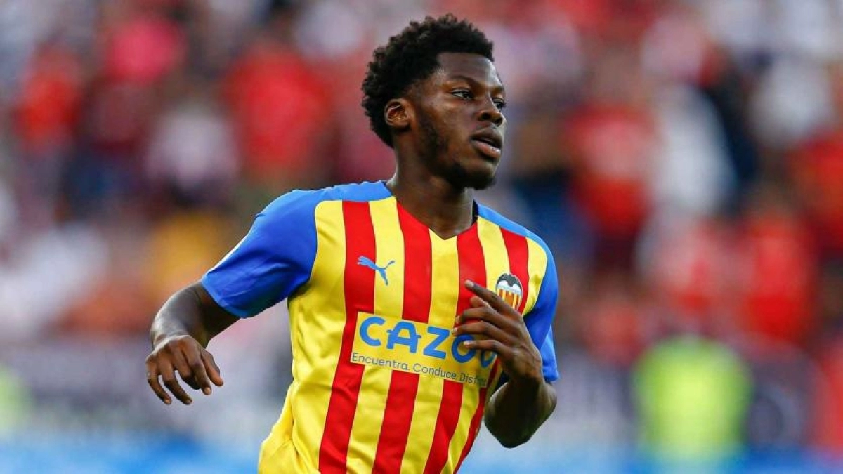 El Inter de Milán sigue apretando al Valencia por Musah / Teamtalk.com