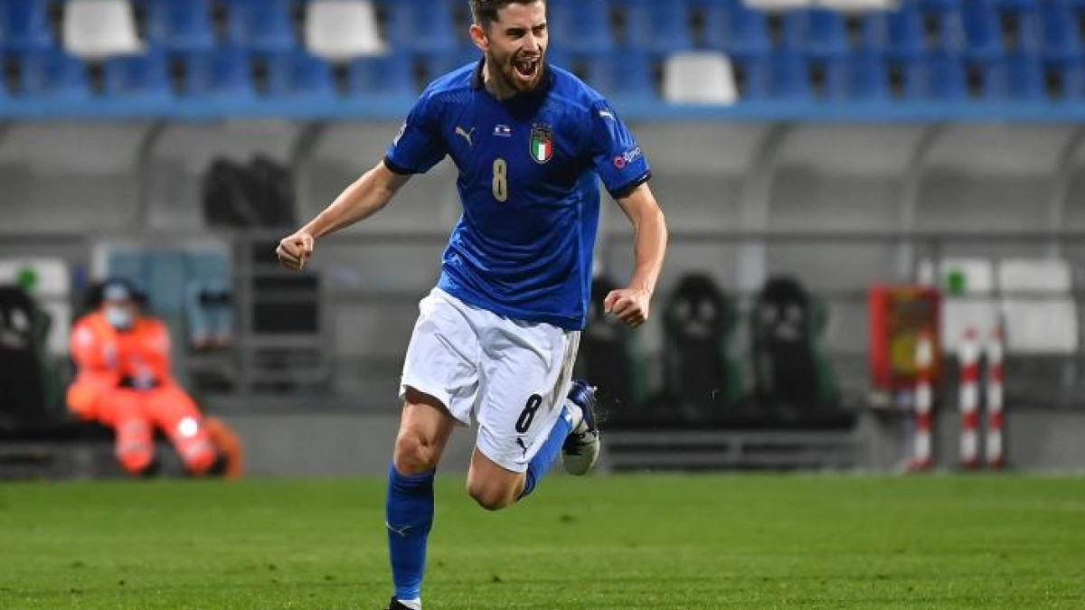 Jorginho sigue pensándose su futuro. Foto: @ChelseaFC