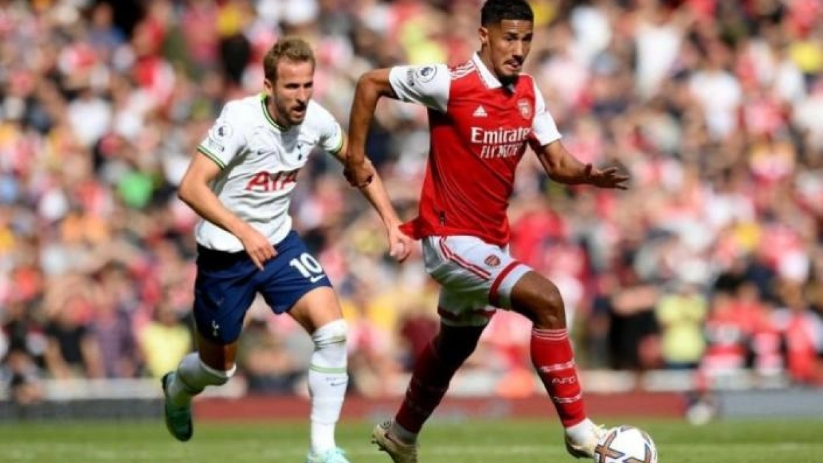 El Arsenal comienza a trabajar en la renovación de Saliba